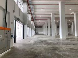 Gul Circle (D22), Warehouse #564755621